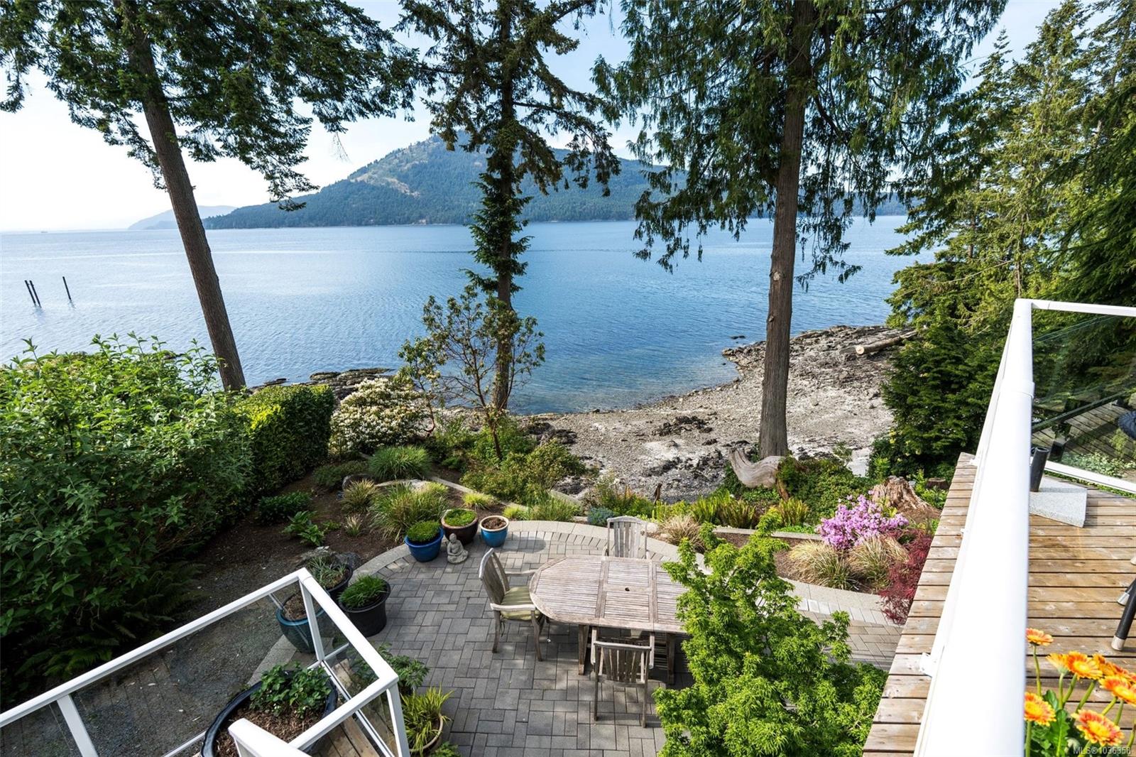 958 Lands End Rd
