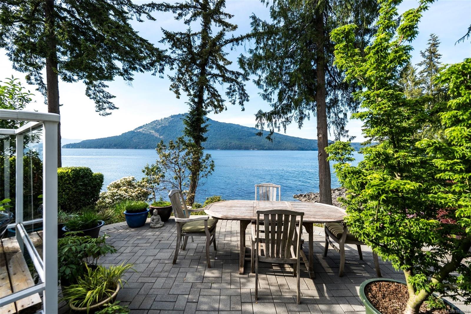 958 Lands End Rd