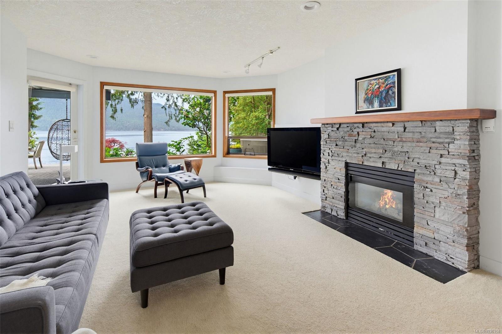 958 Lands End Rd