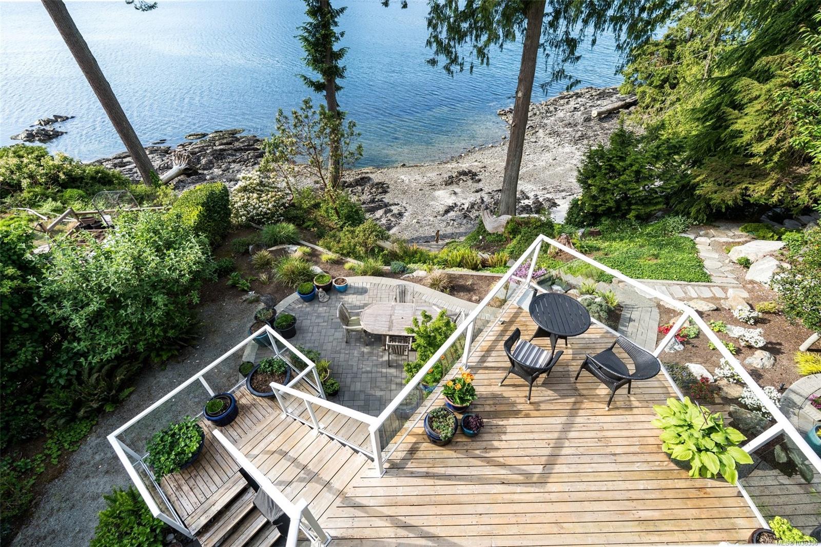 958 Lands End Rd