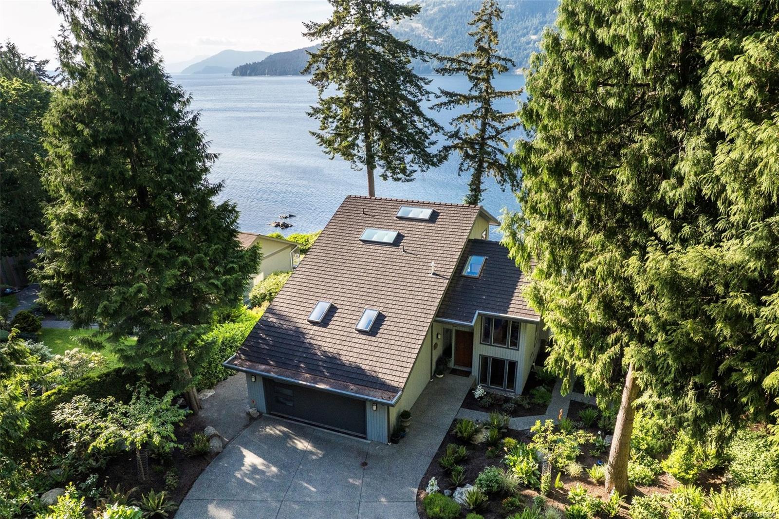 958 Lands End Rd