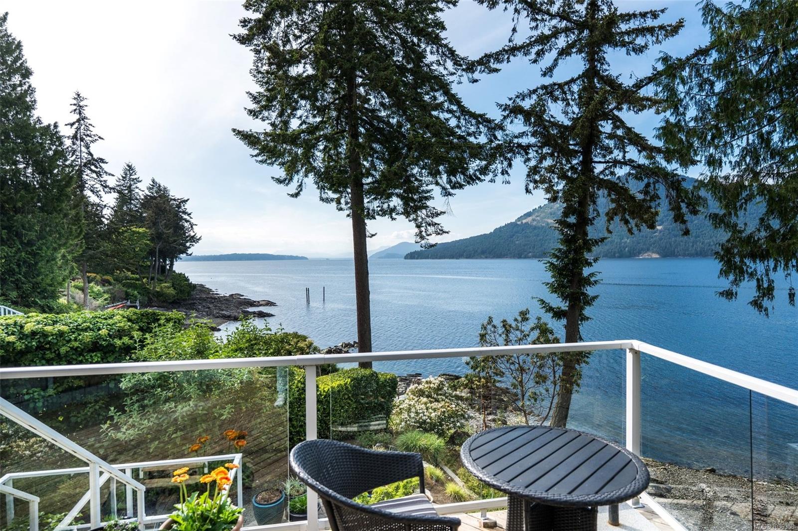 958 Lands End Rd