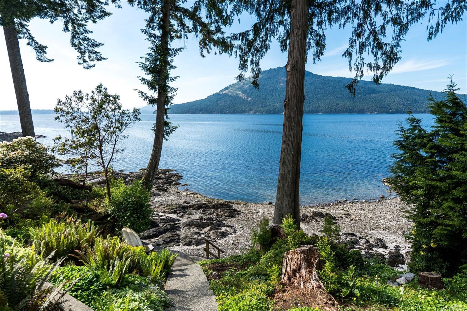 958 Lands End Rd