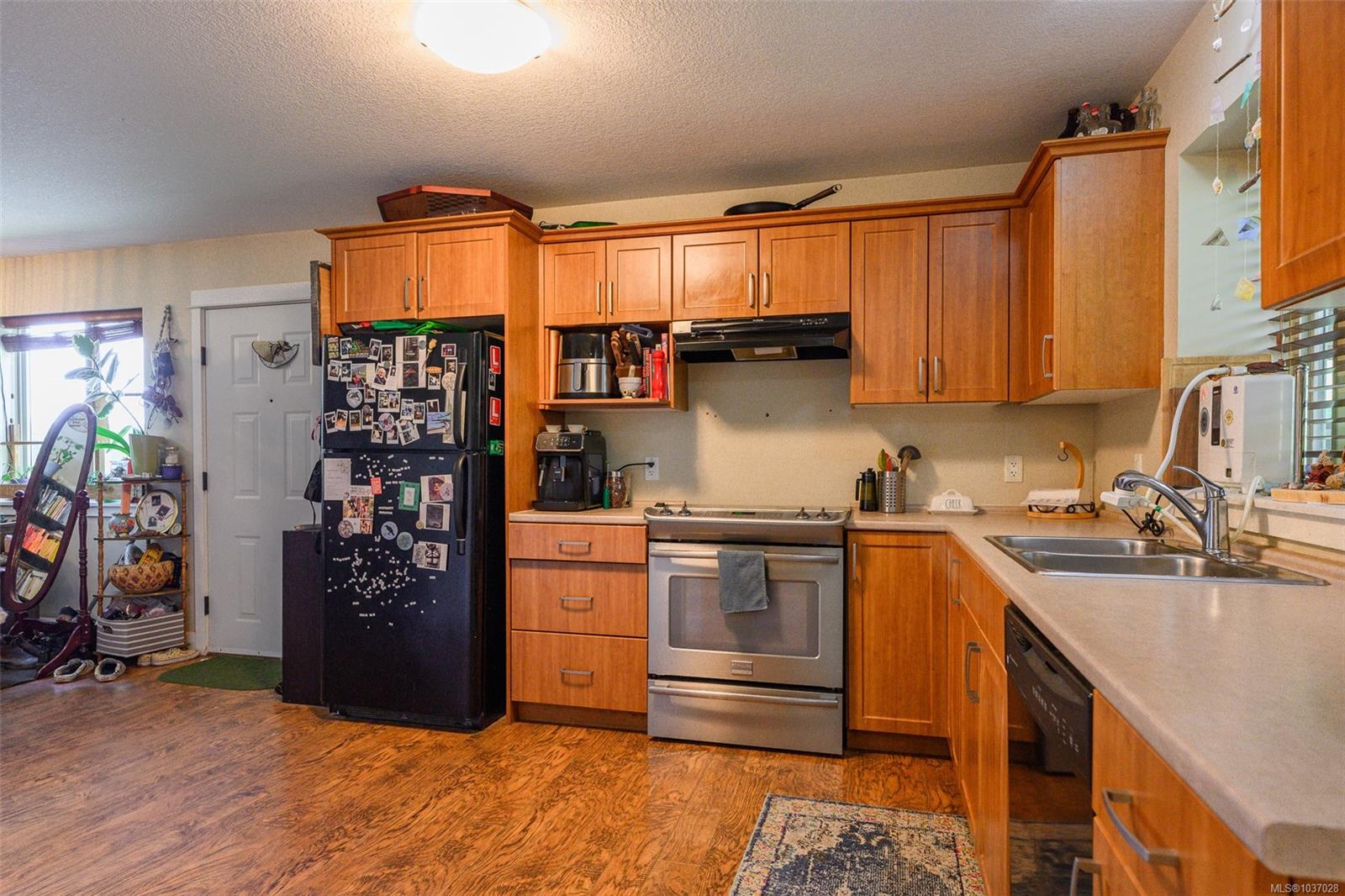 386 Pacific Cres