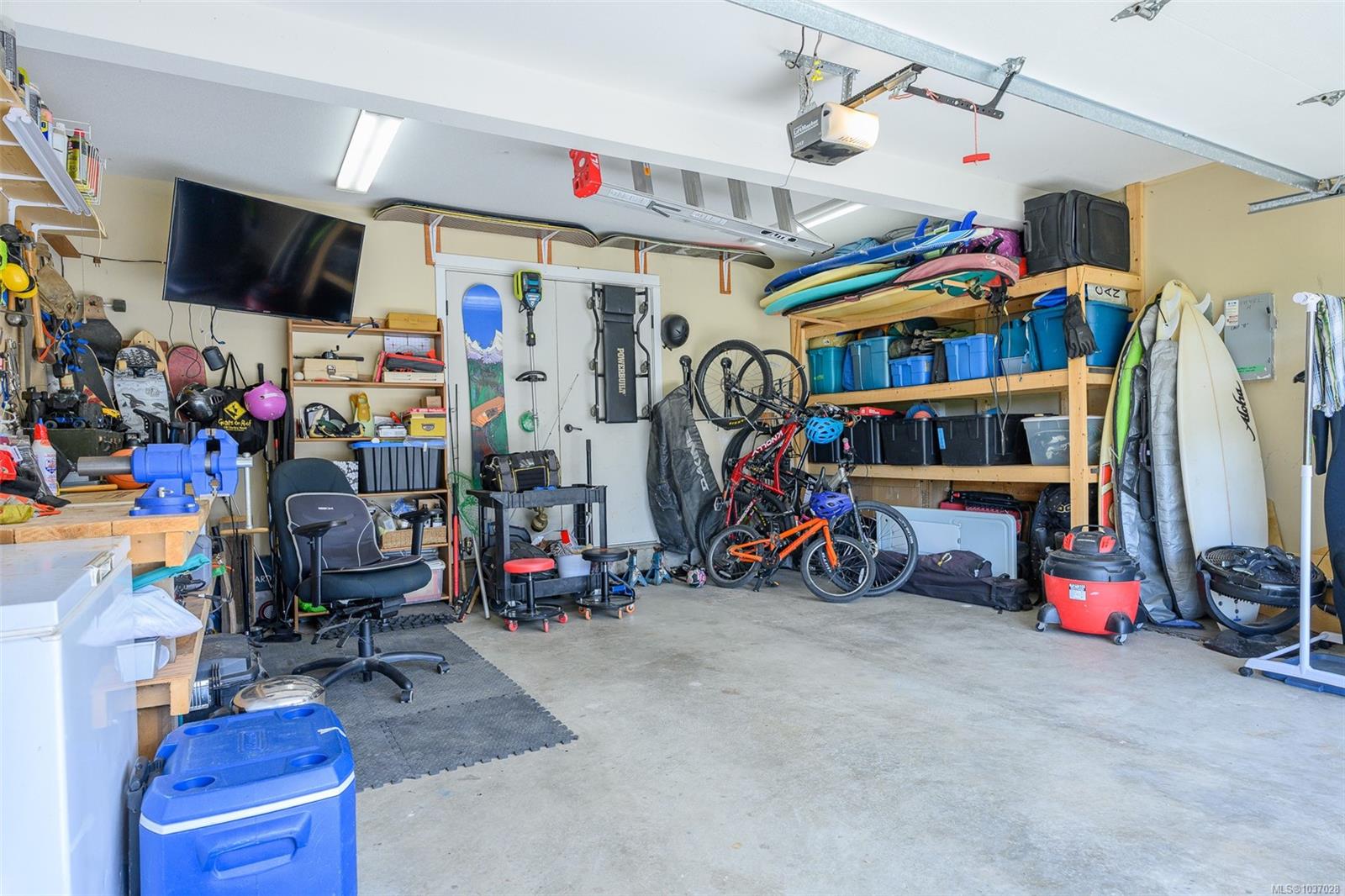 386 Pacific Cres