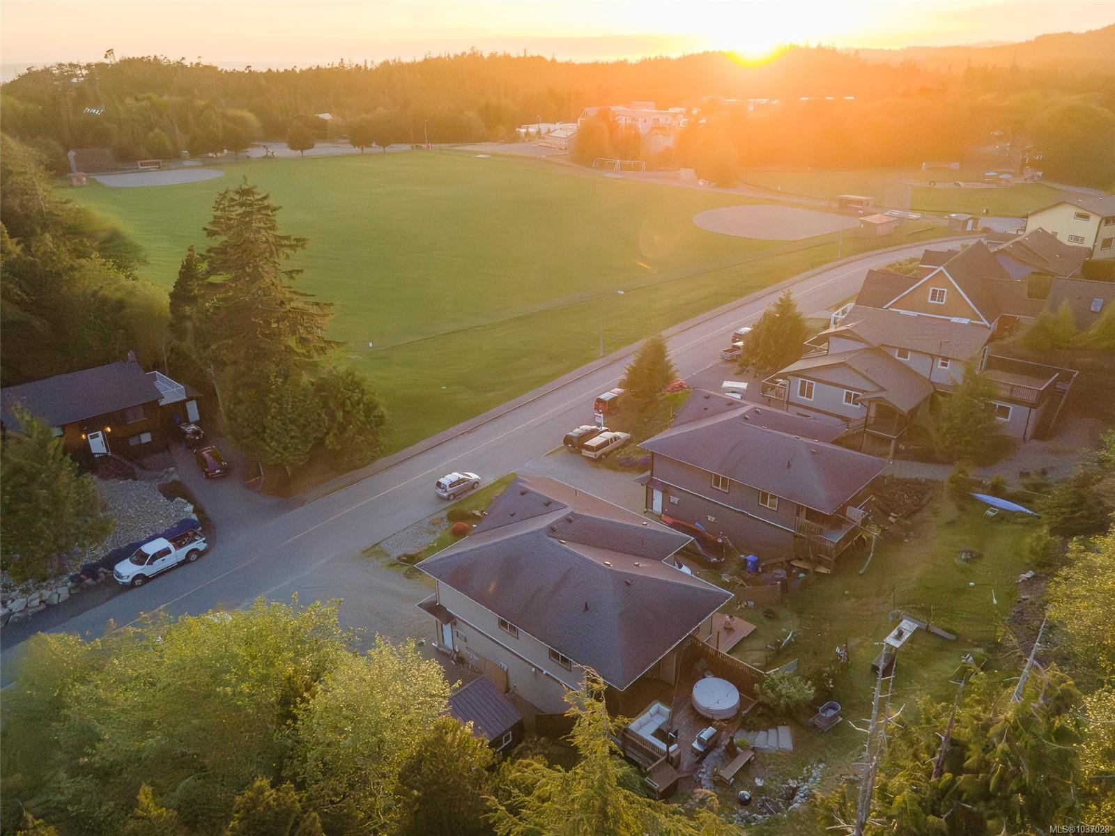 386 Pacific Cres