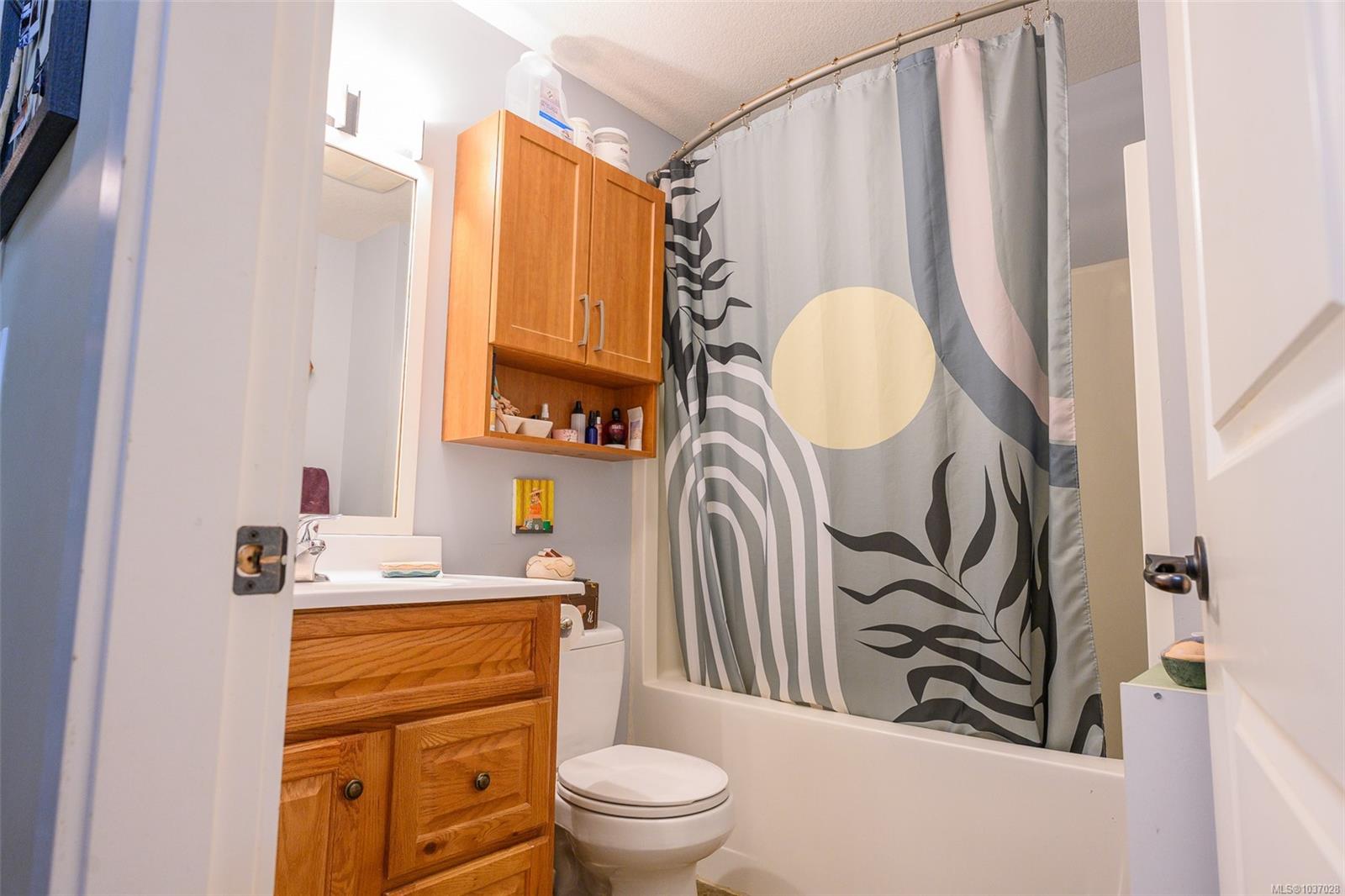 386 Pacific Cres