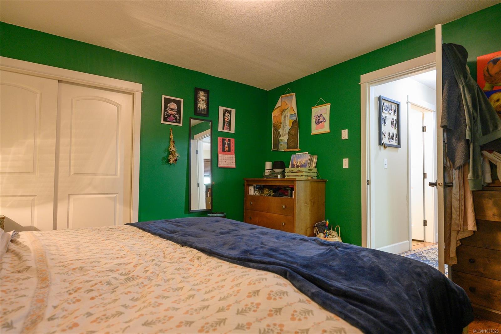 386 Pacific Cres