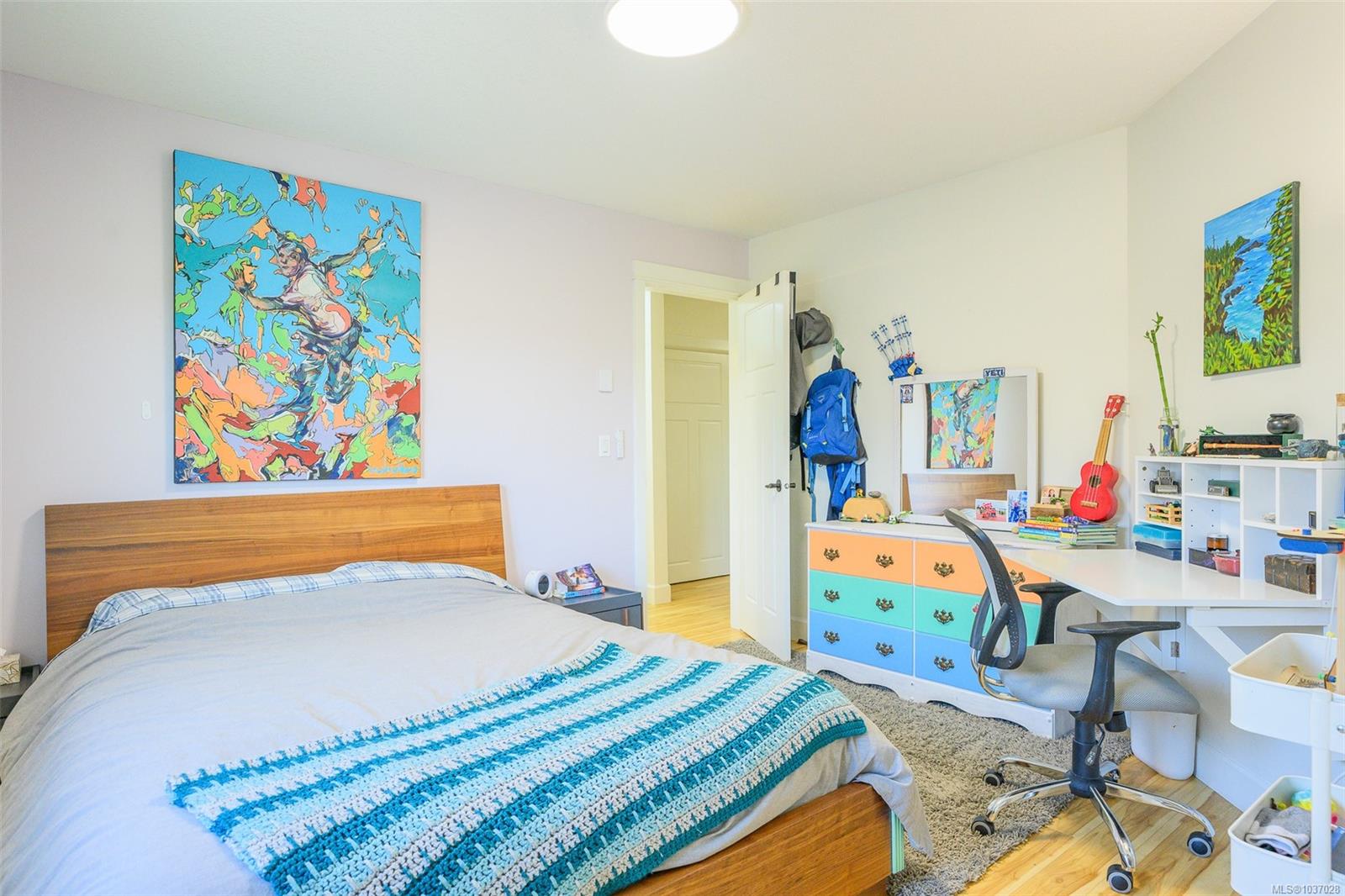 386 Pacific Cres