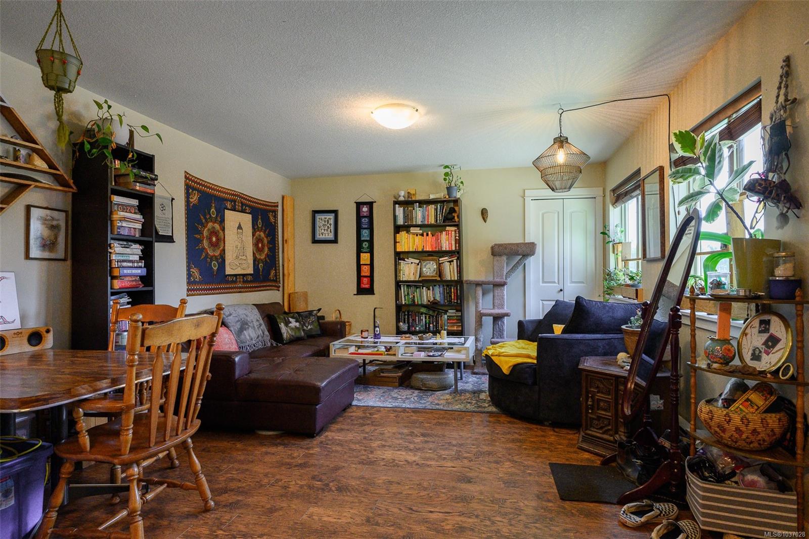 386 Pacific Cres