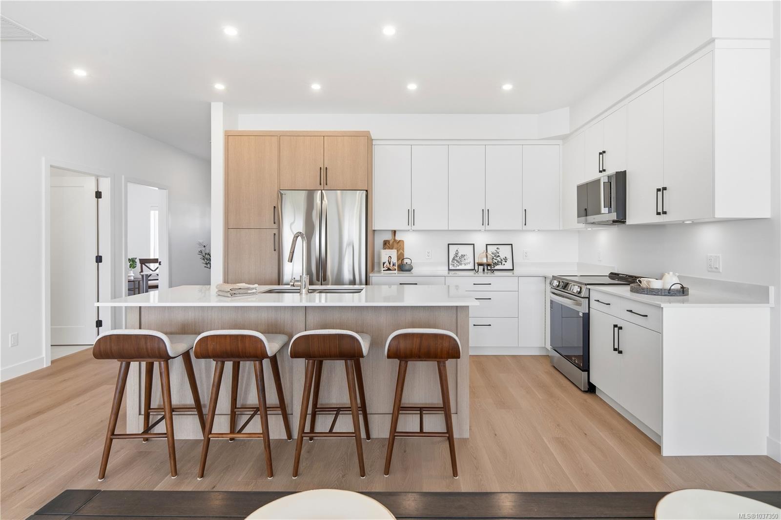 7057 Central Saanich Rd Unit: 301