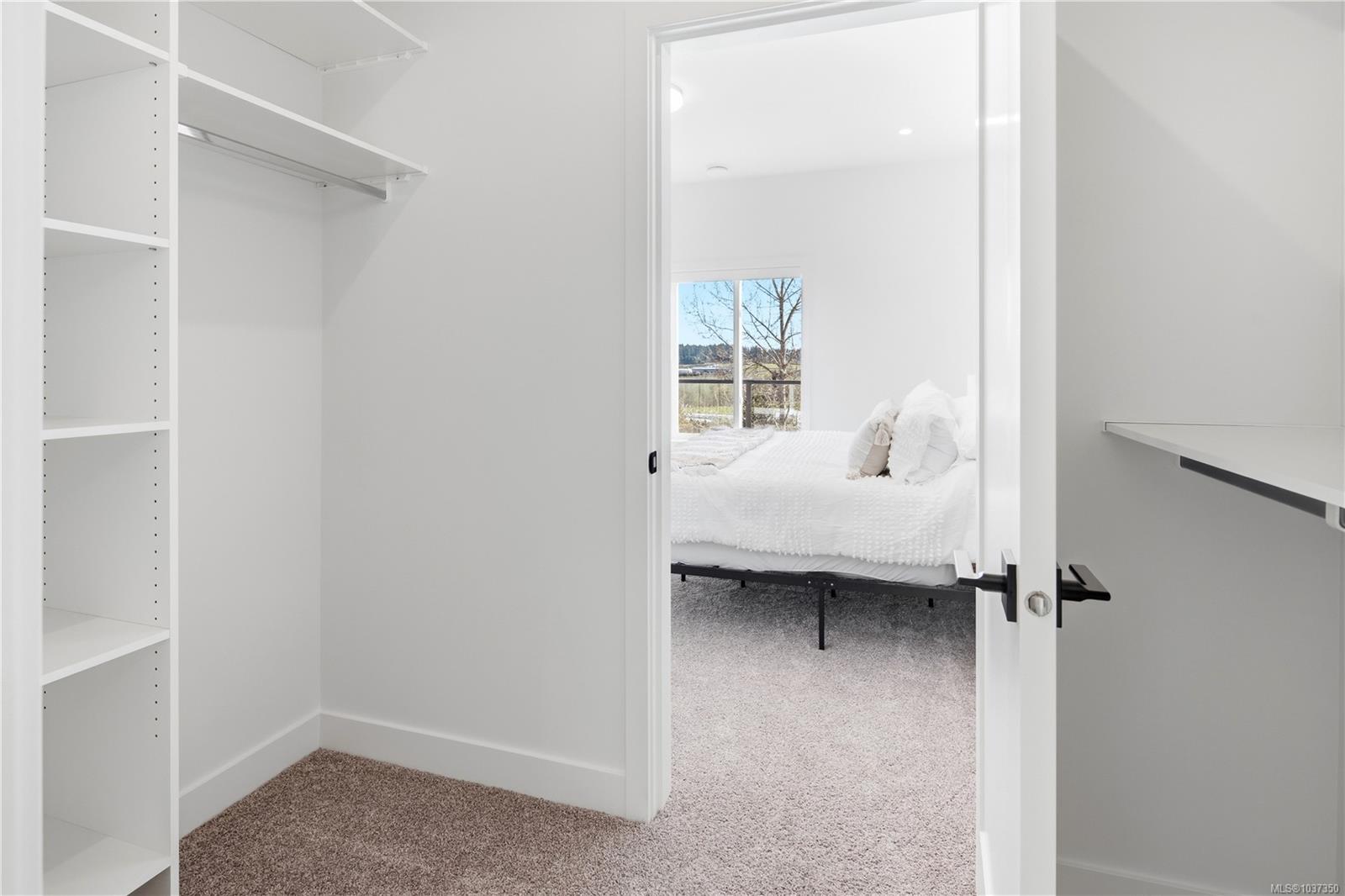 7057 Central Saanich Rd Unit: 301