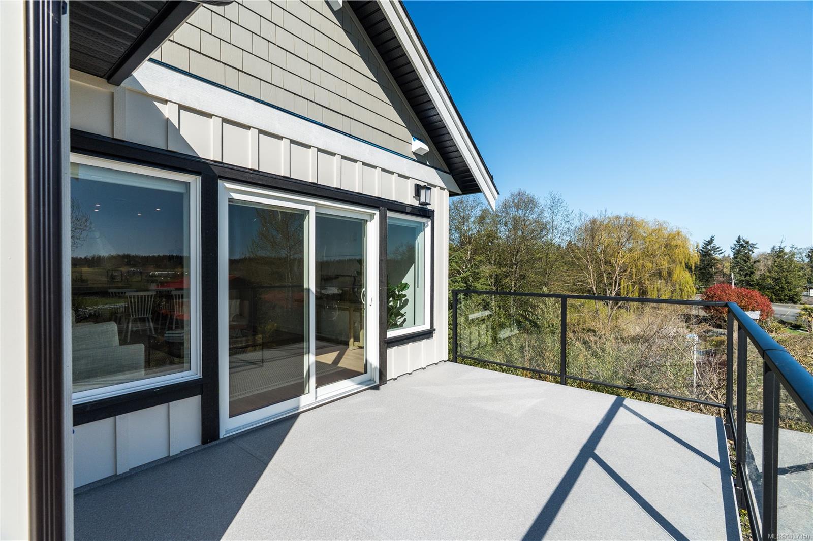 7057 Central Saanich Rd Unit: 301