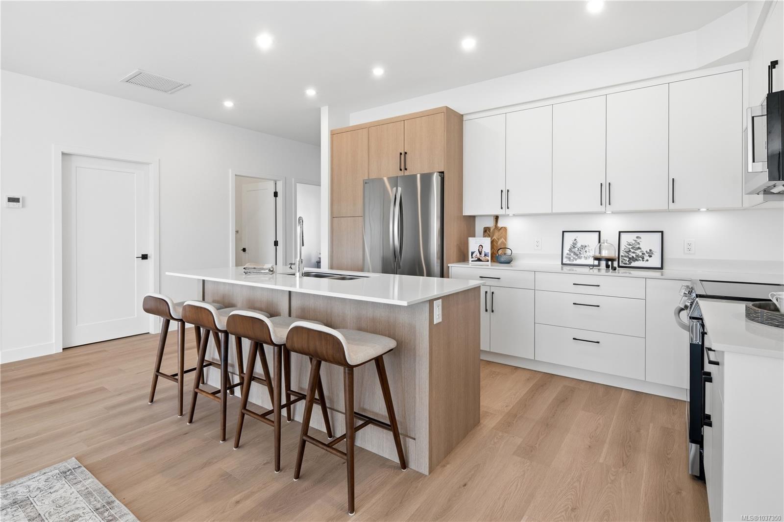 7057 Central Saanich Rd Unit: 301