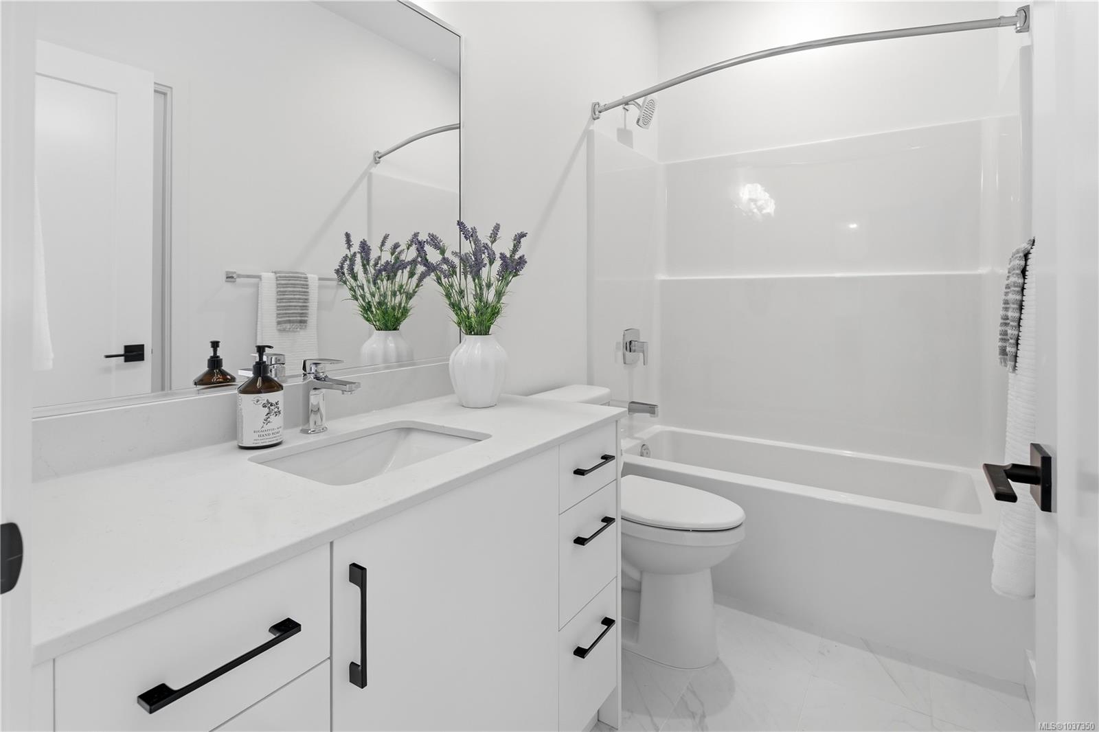 7057 Central Saanich Rd Unit: 301