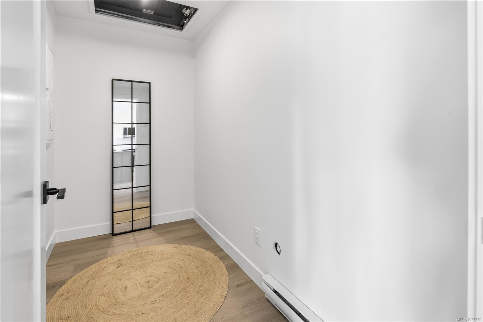 7057 Central Saanich Rd Unit: 301