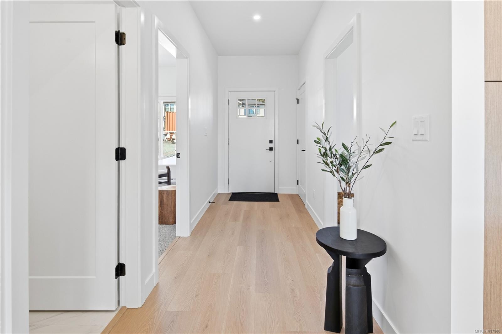 7057 Central Saanich Rd Unit: 301