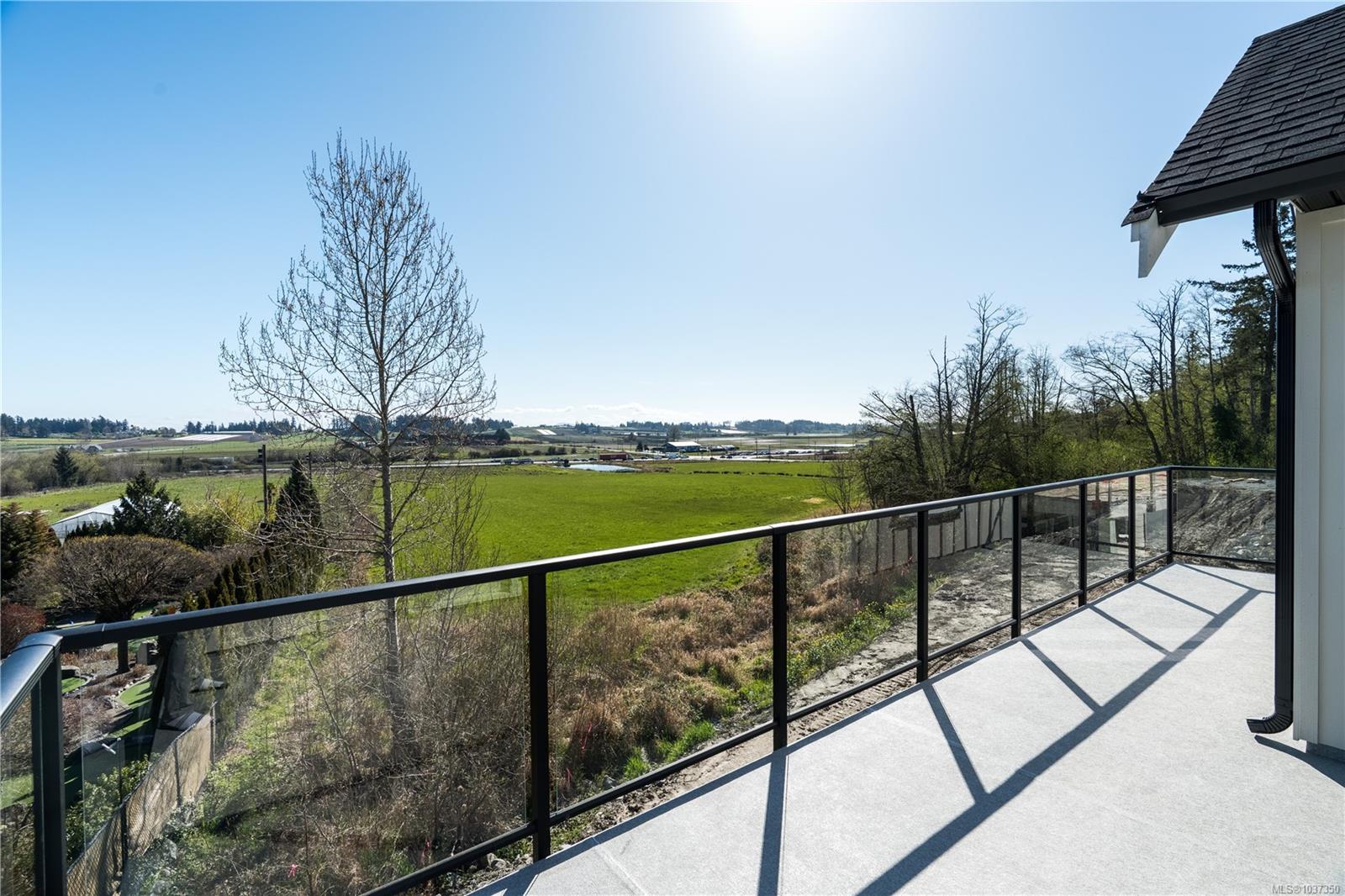 7057 Central Saanich Rd Unit: 301
