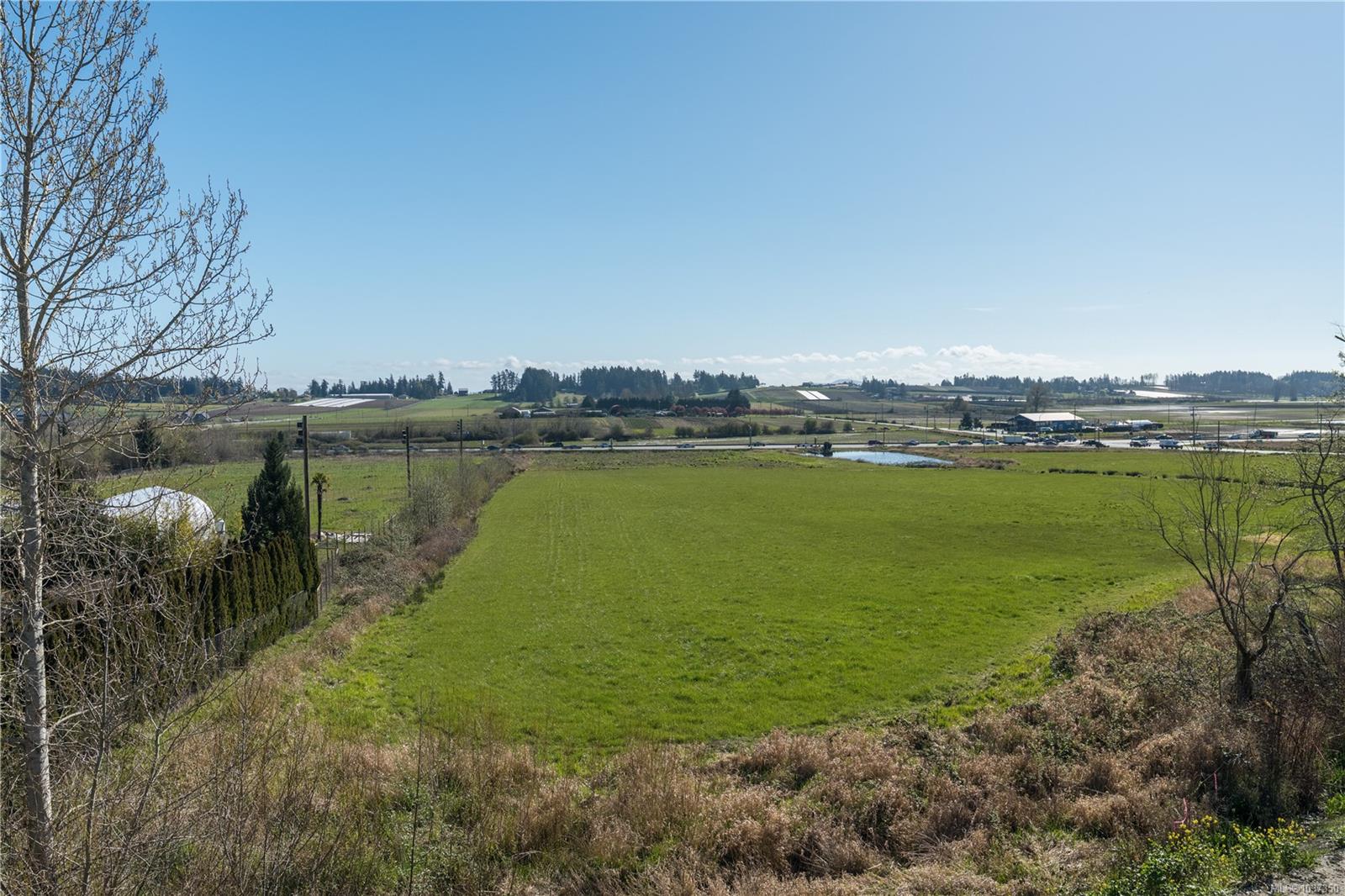7057 Central Saanich Rd Unit: 301