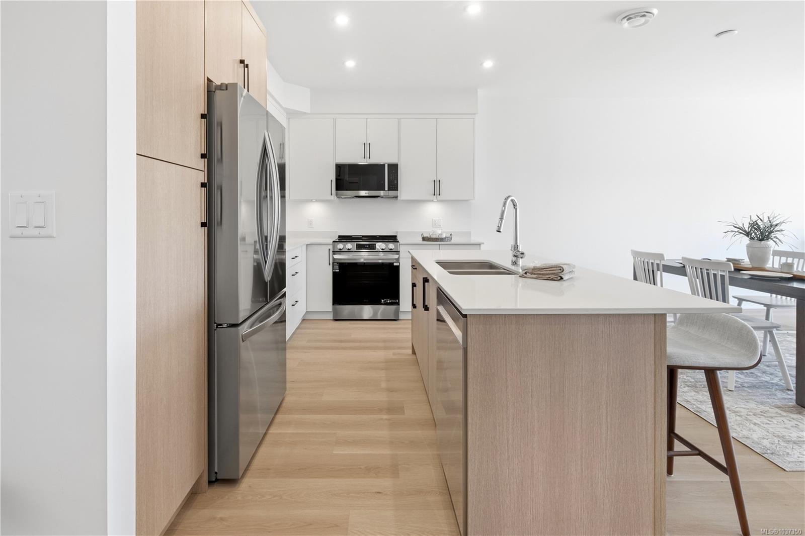 7057 Central Saanich Rd Unit: 301
