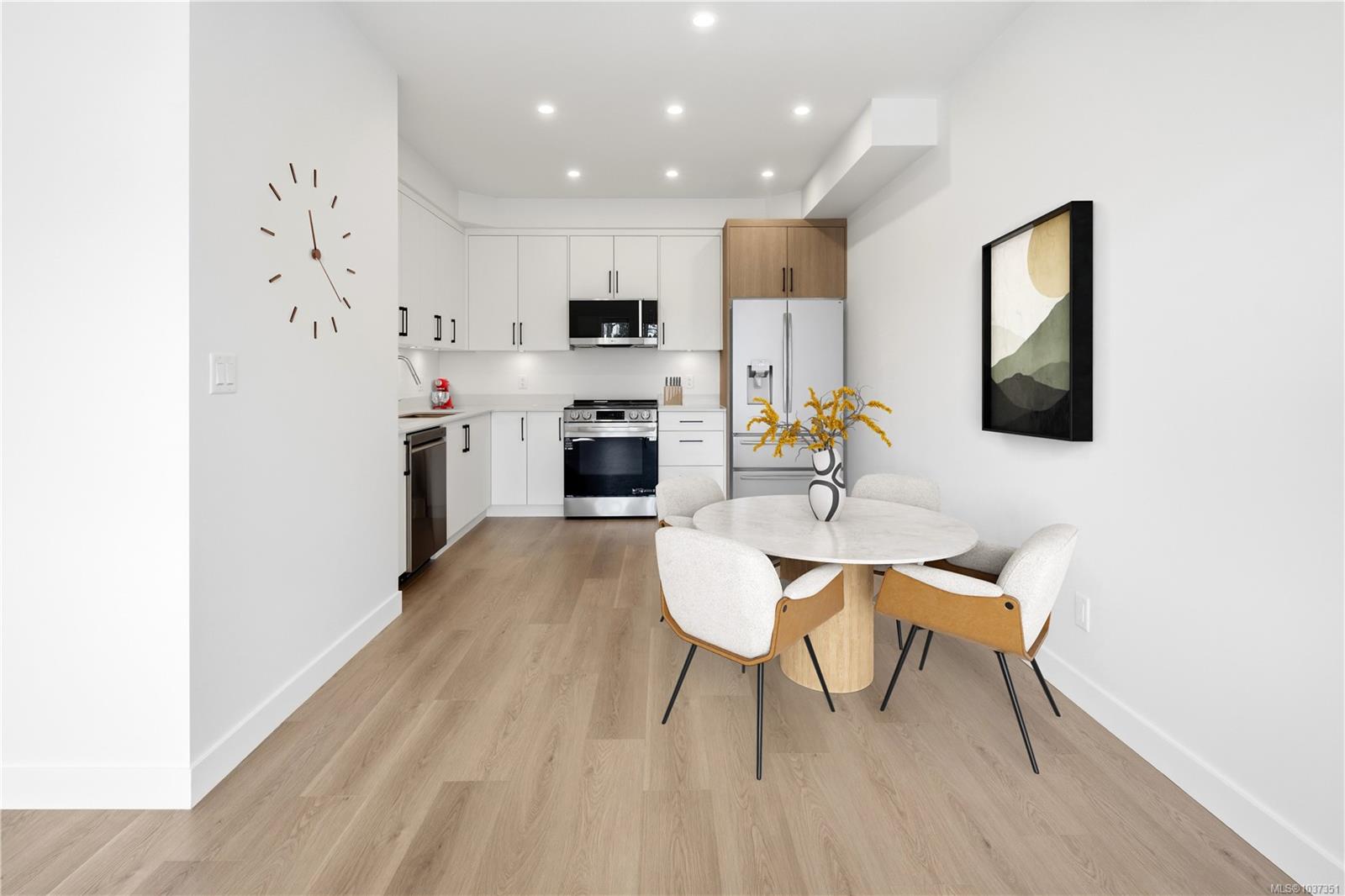 7057 Central Saanich Rd Unit: 101