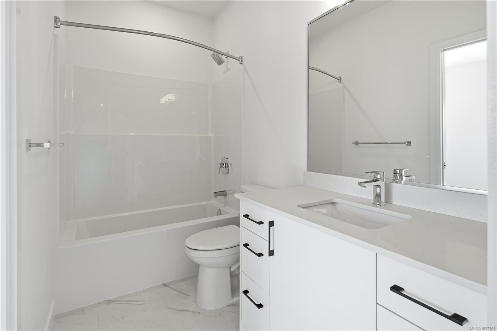 7057 Central Saanich Rd Unit: 101