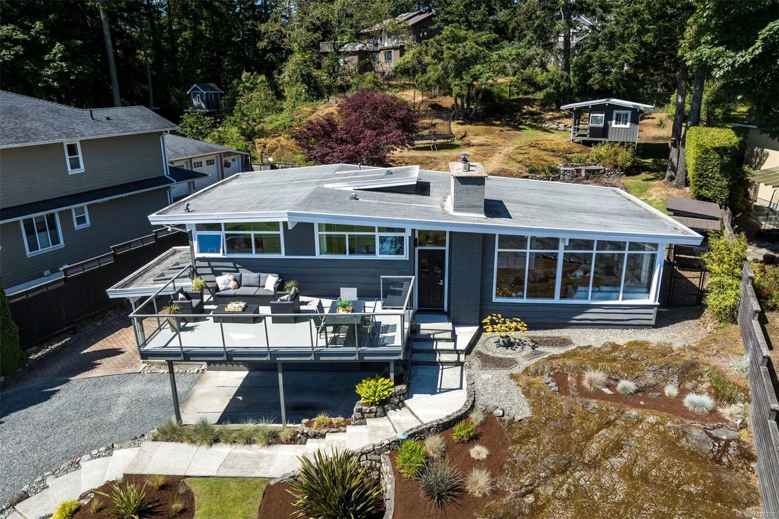 5266 Parker Ave