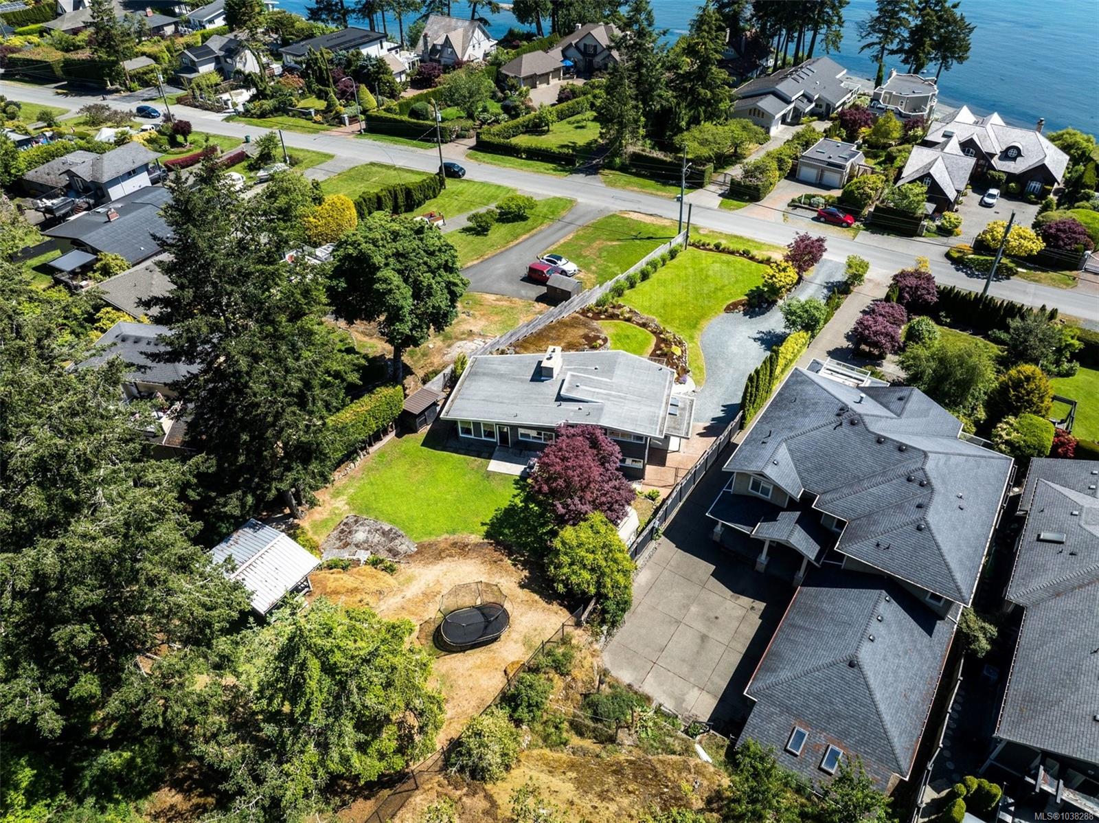 5266 Parker Ave