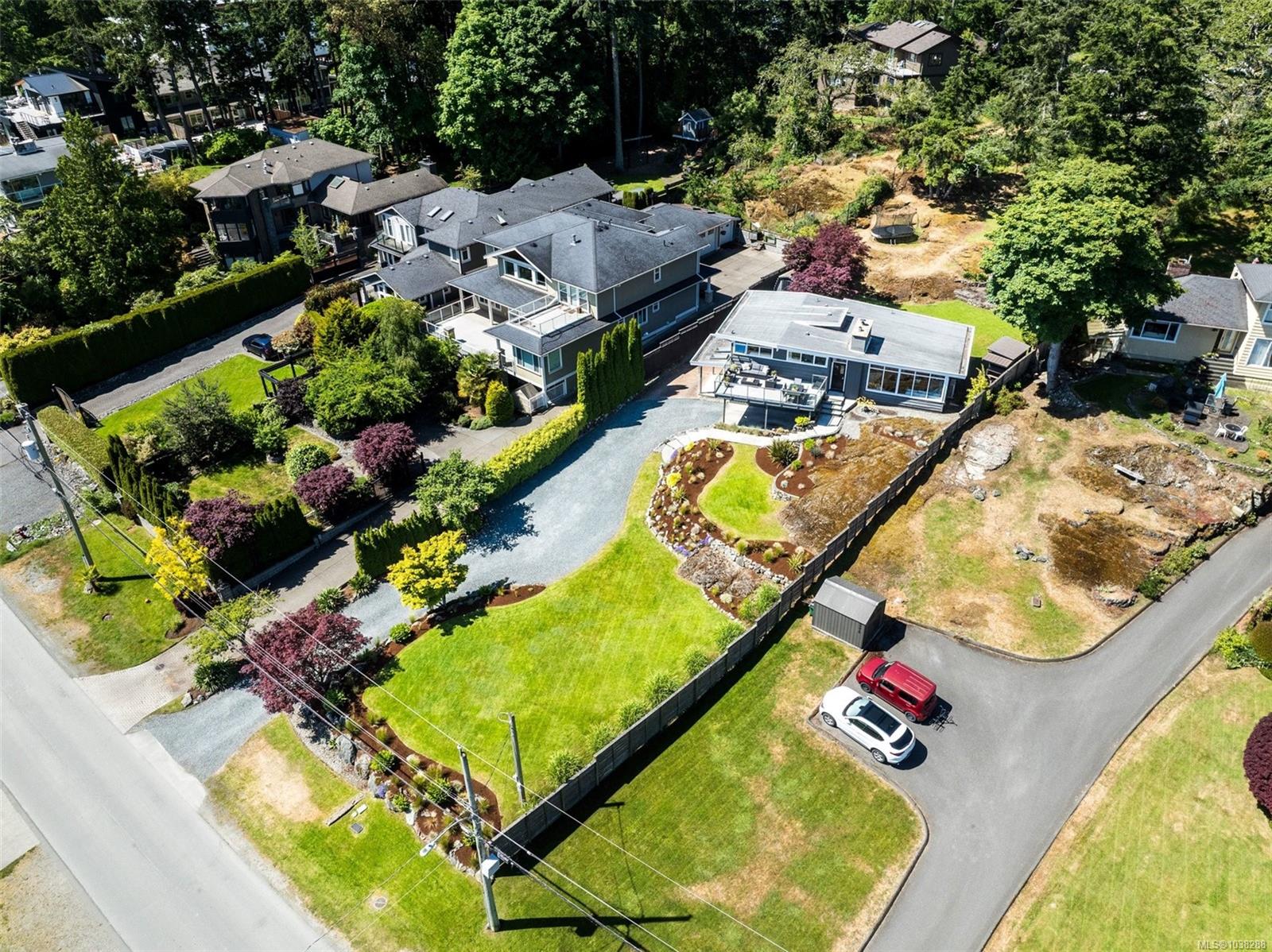 5266 Parker Ave