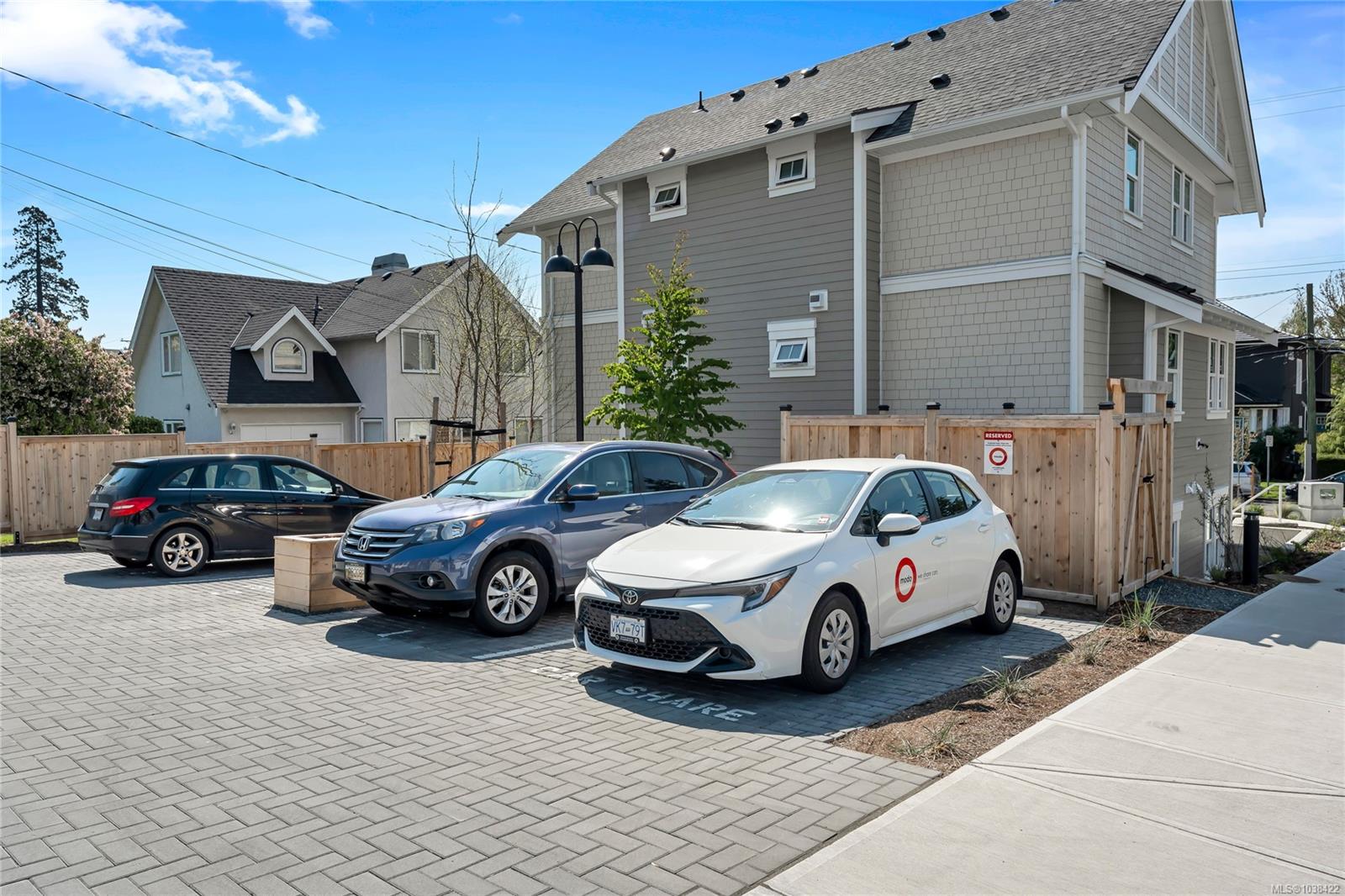 102A-1224 Richardson St Unit: #102A