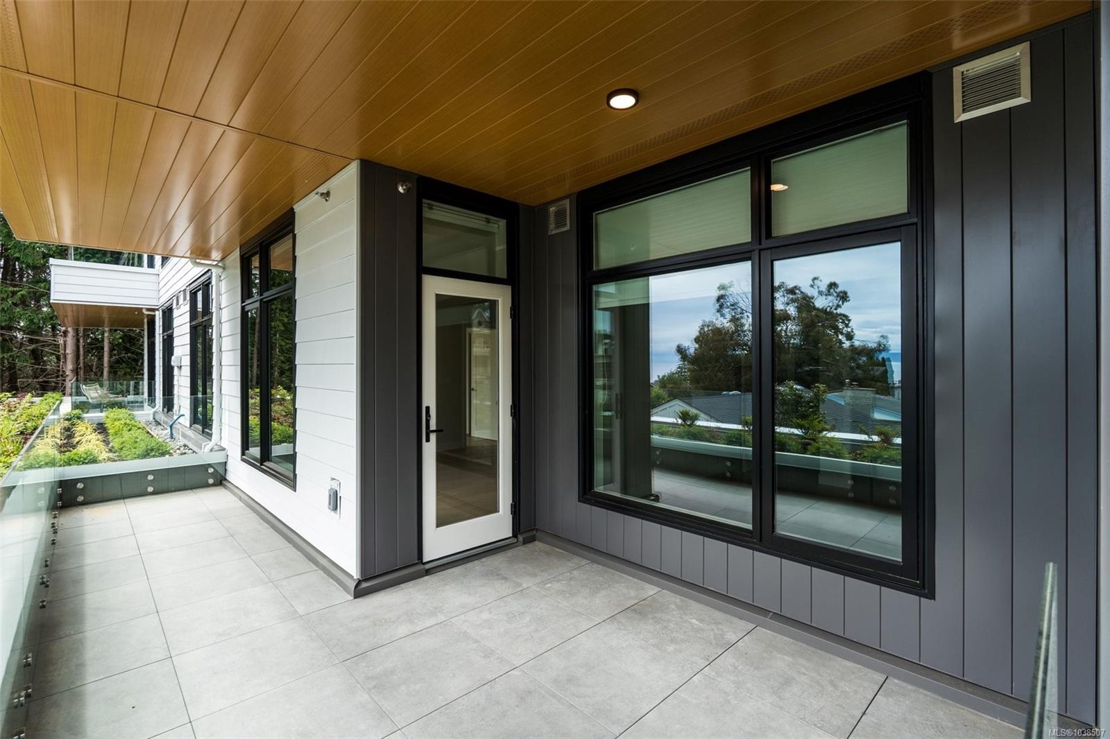403-5229 Cordova Bay Rd Unit: #PH 403