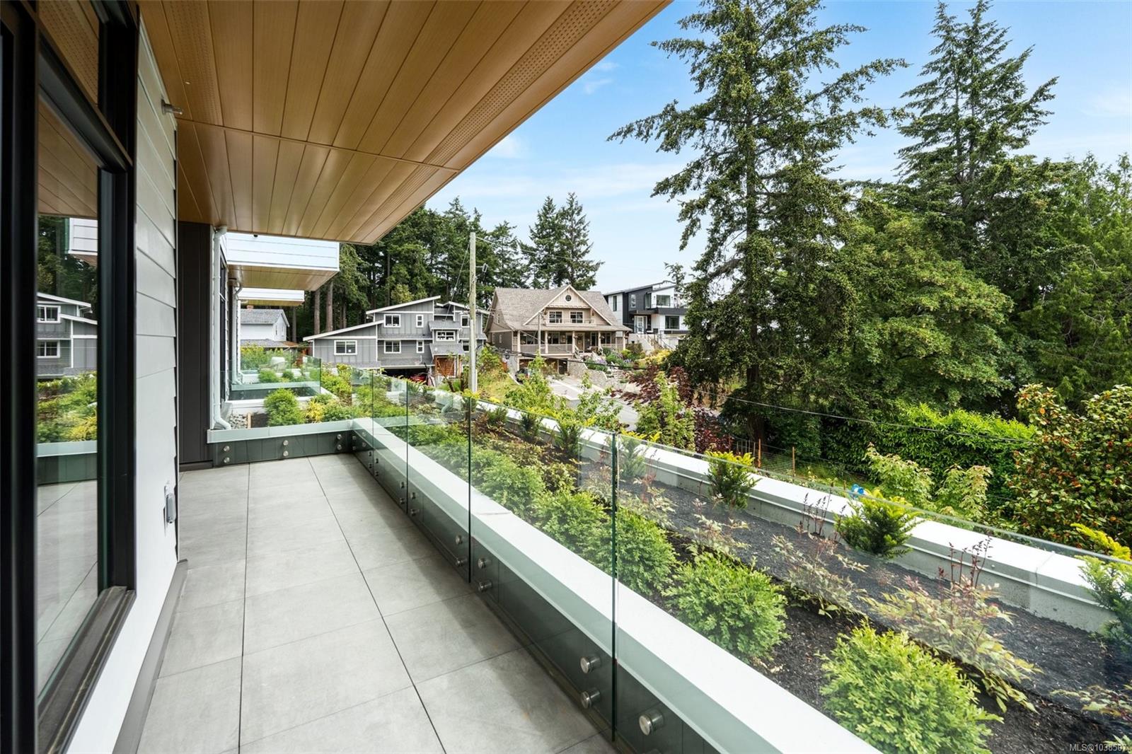 403-5229 Cordova Bay Rd Unit: #PH 403