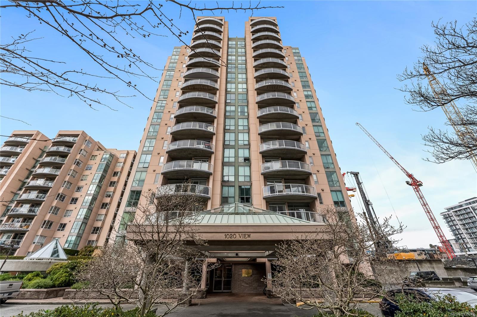 1020 View St #1004