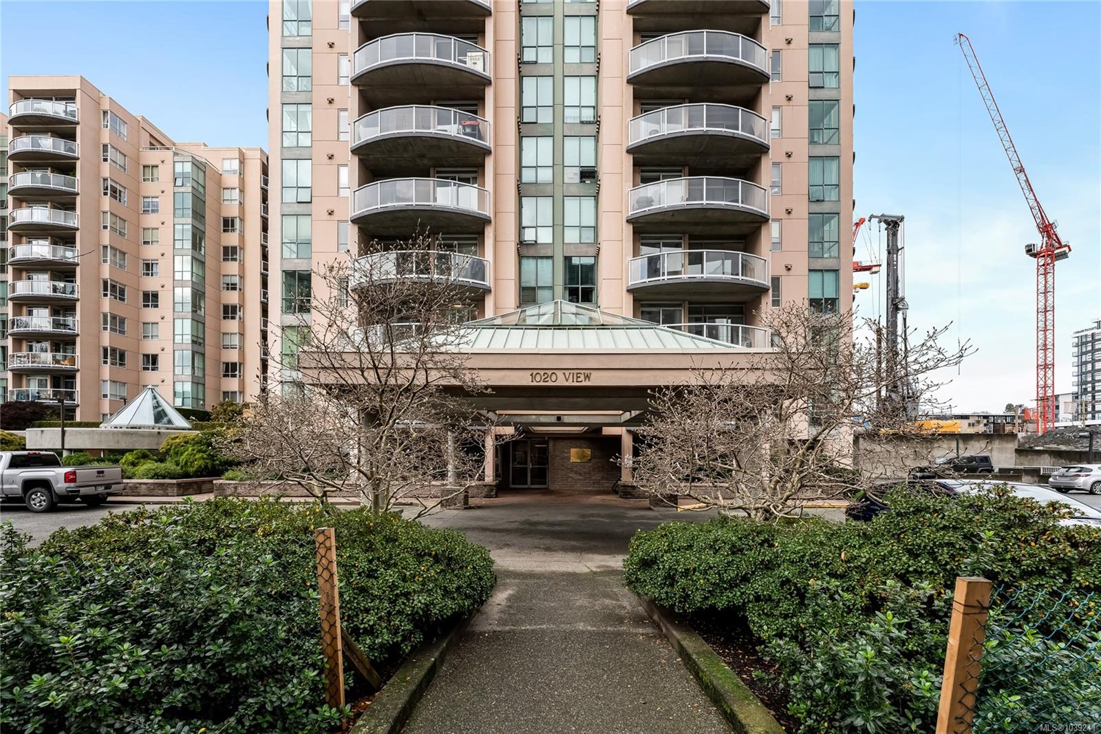 1020 View St #1004
