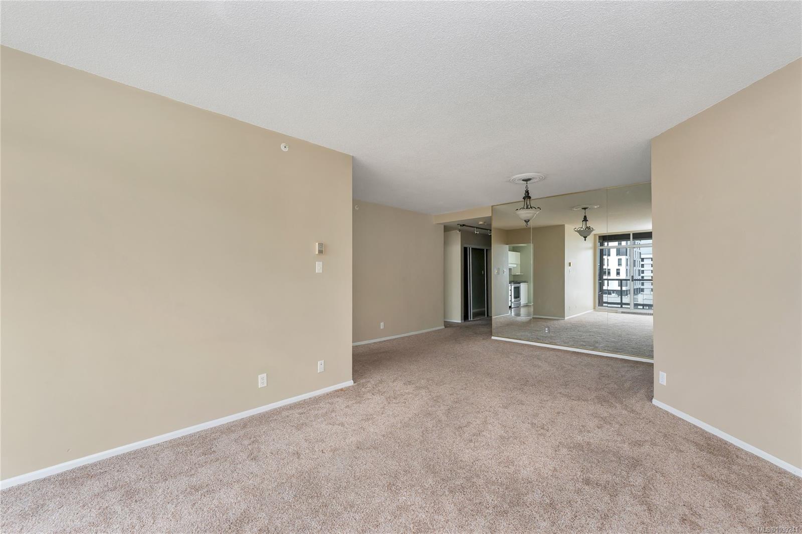 1020 View St #1004