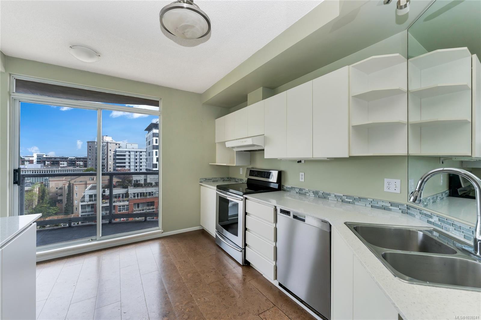 1020 View St #1004