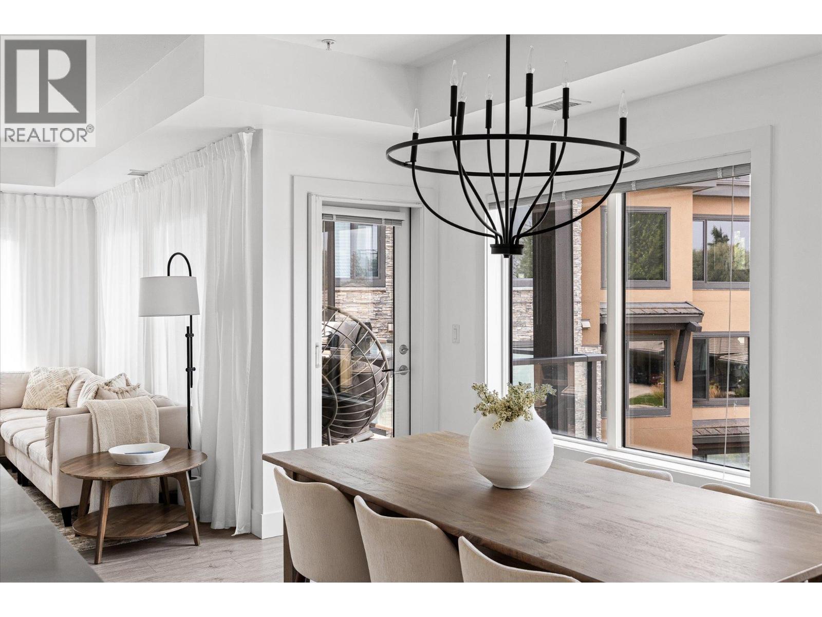 4380 Lakeshore Road Unit# 206