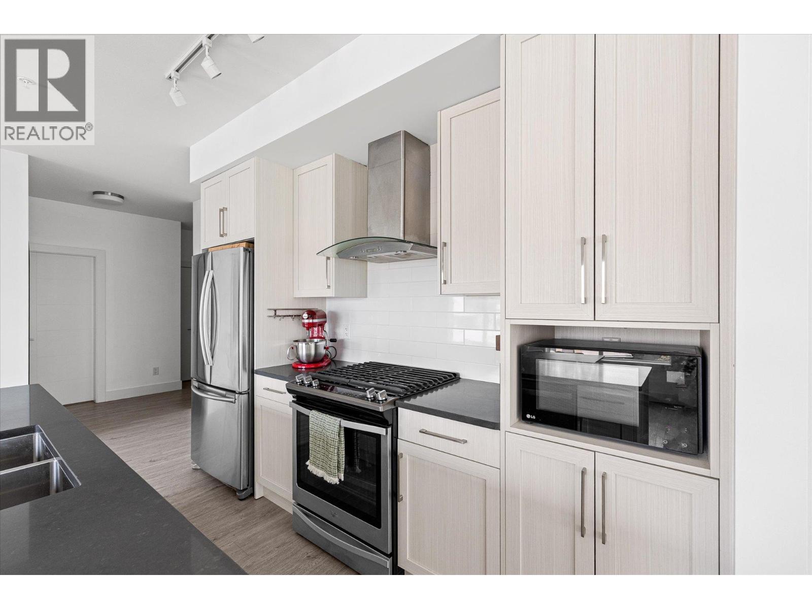 4380 Lakeshore Road Unit# 206