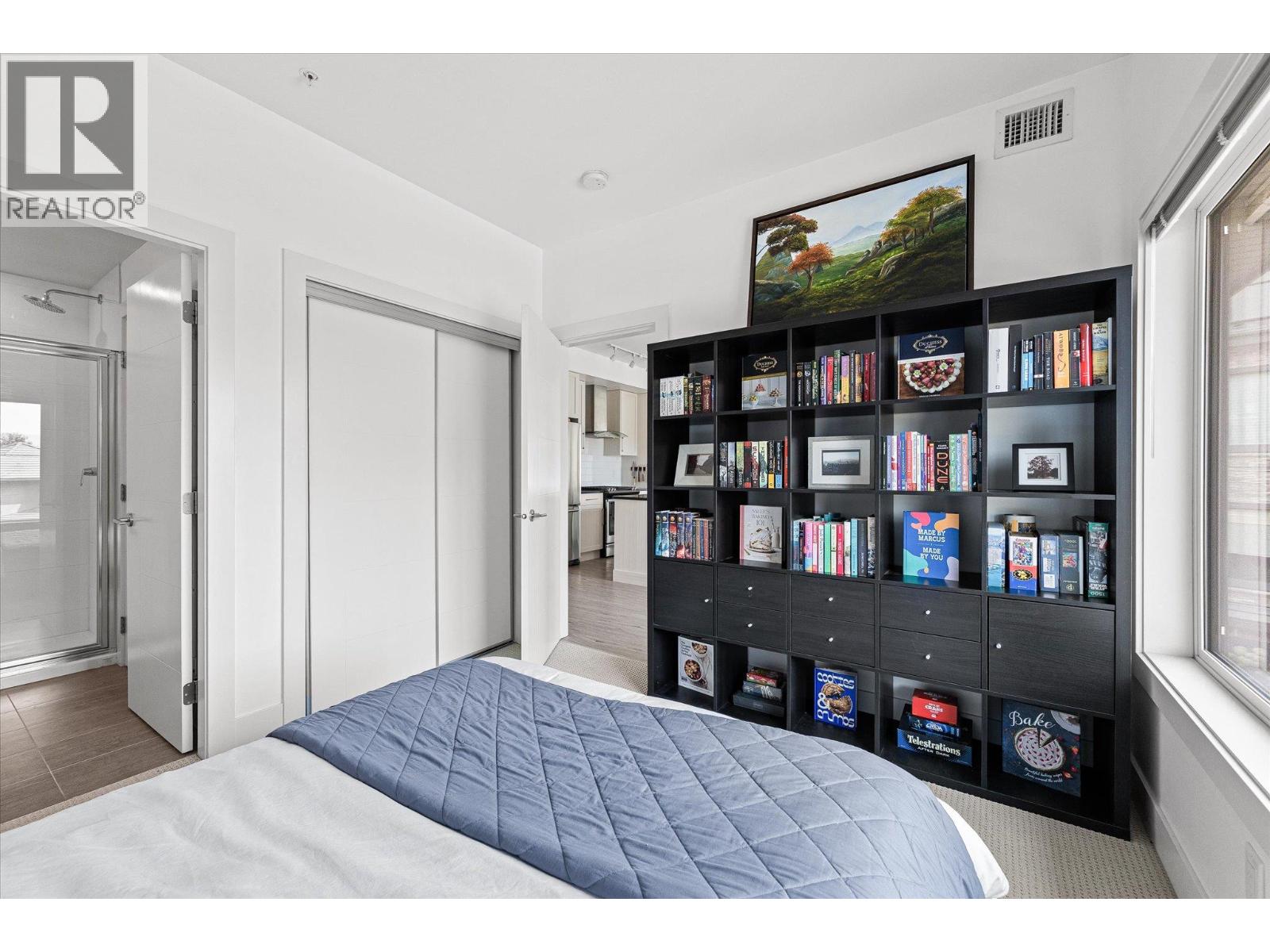 4380 Lakeshore Road Unit# 206