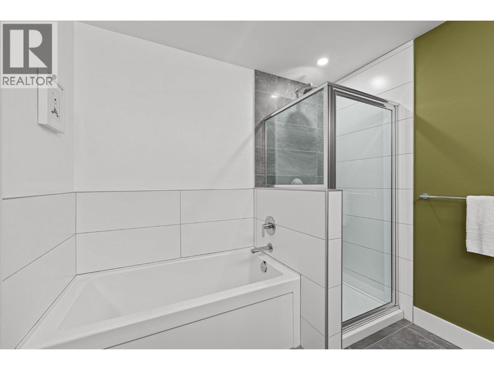 4380 Lakeshore Road Unit# 206