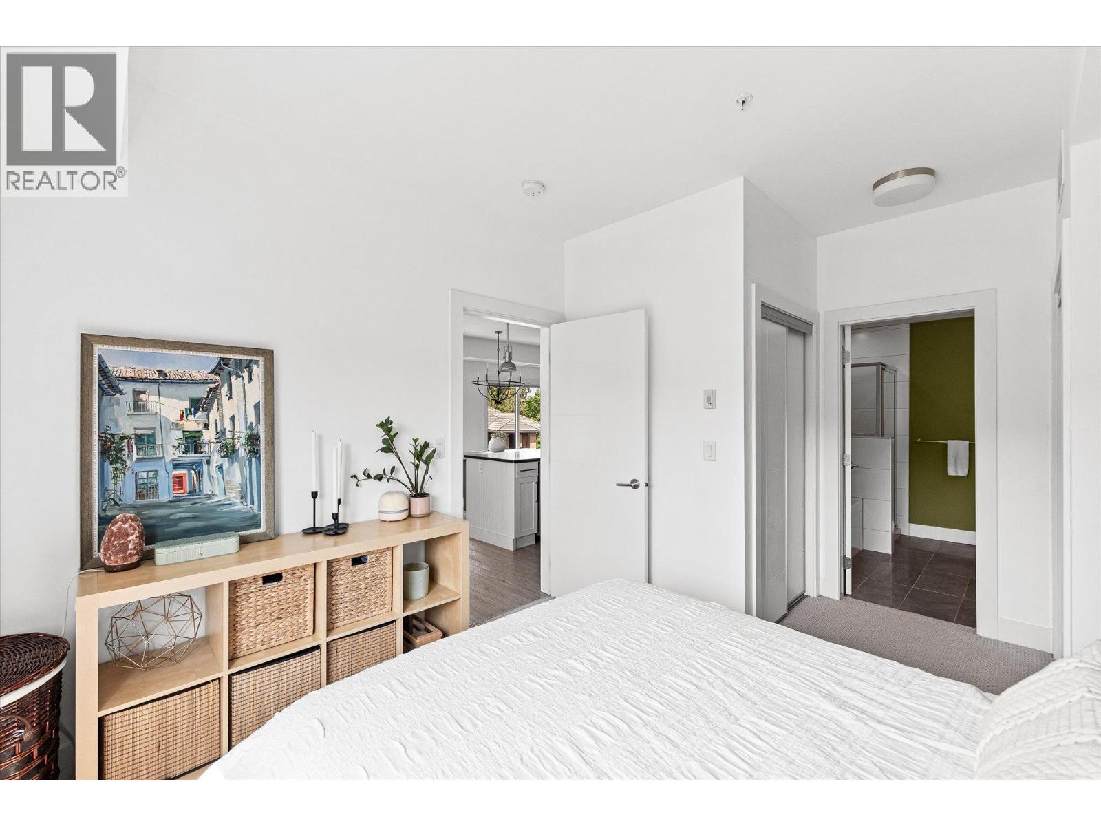 4380 Lakeshore Road Unit# 206