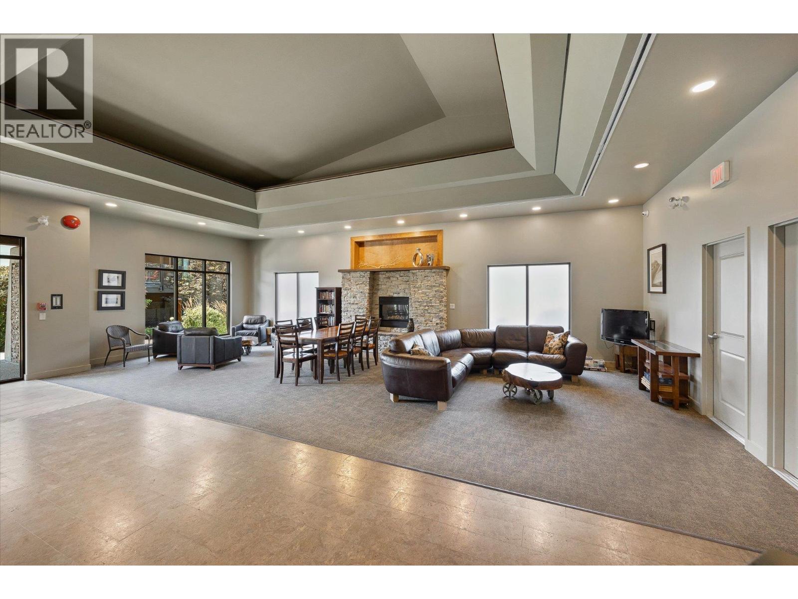4380 Lakeshore Road Unit# 206
