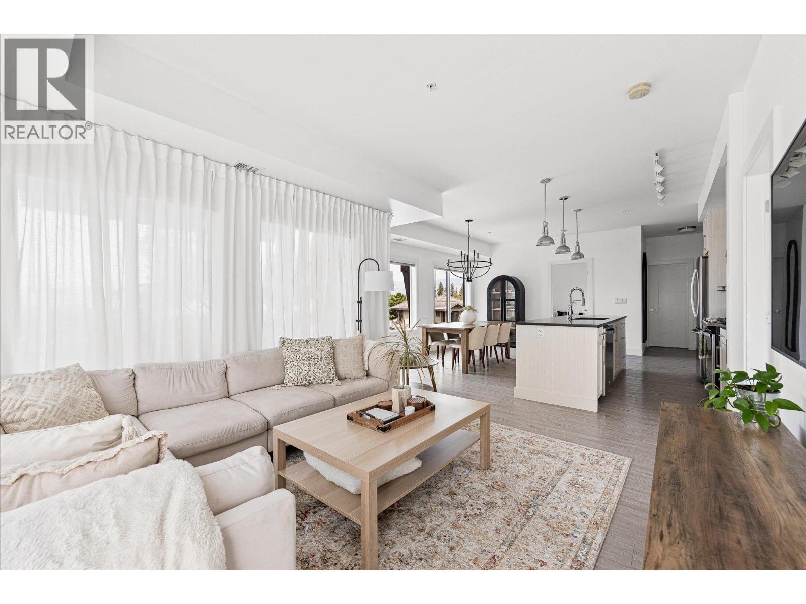 4380 Lakeshore Road Unit# 206