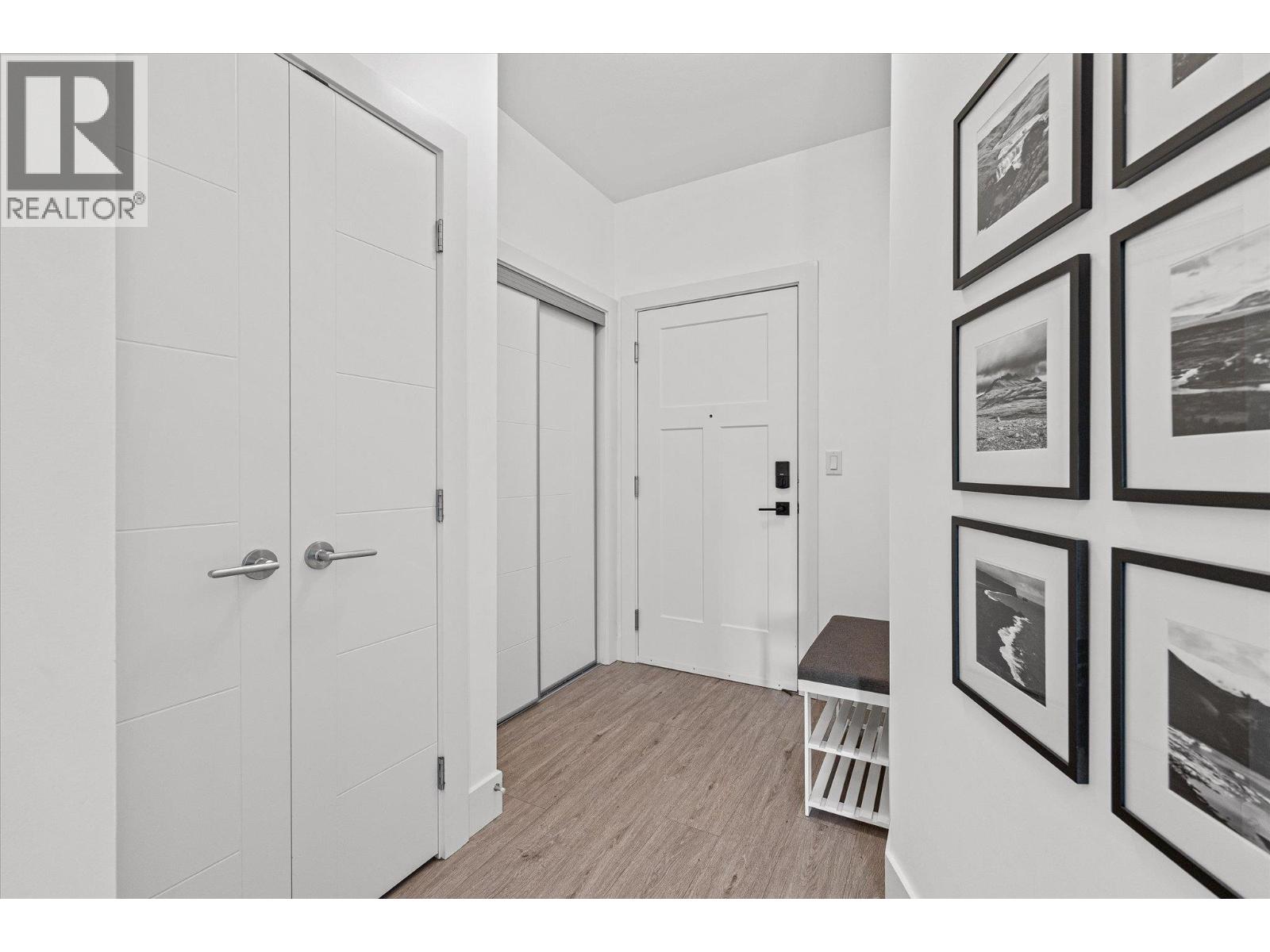 4380 Lakeshore Road Unit# 206
