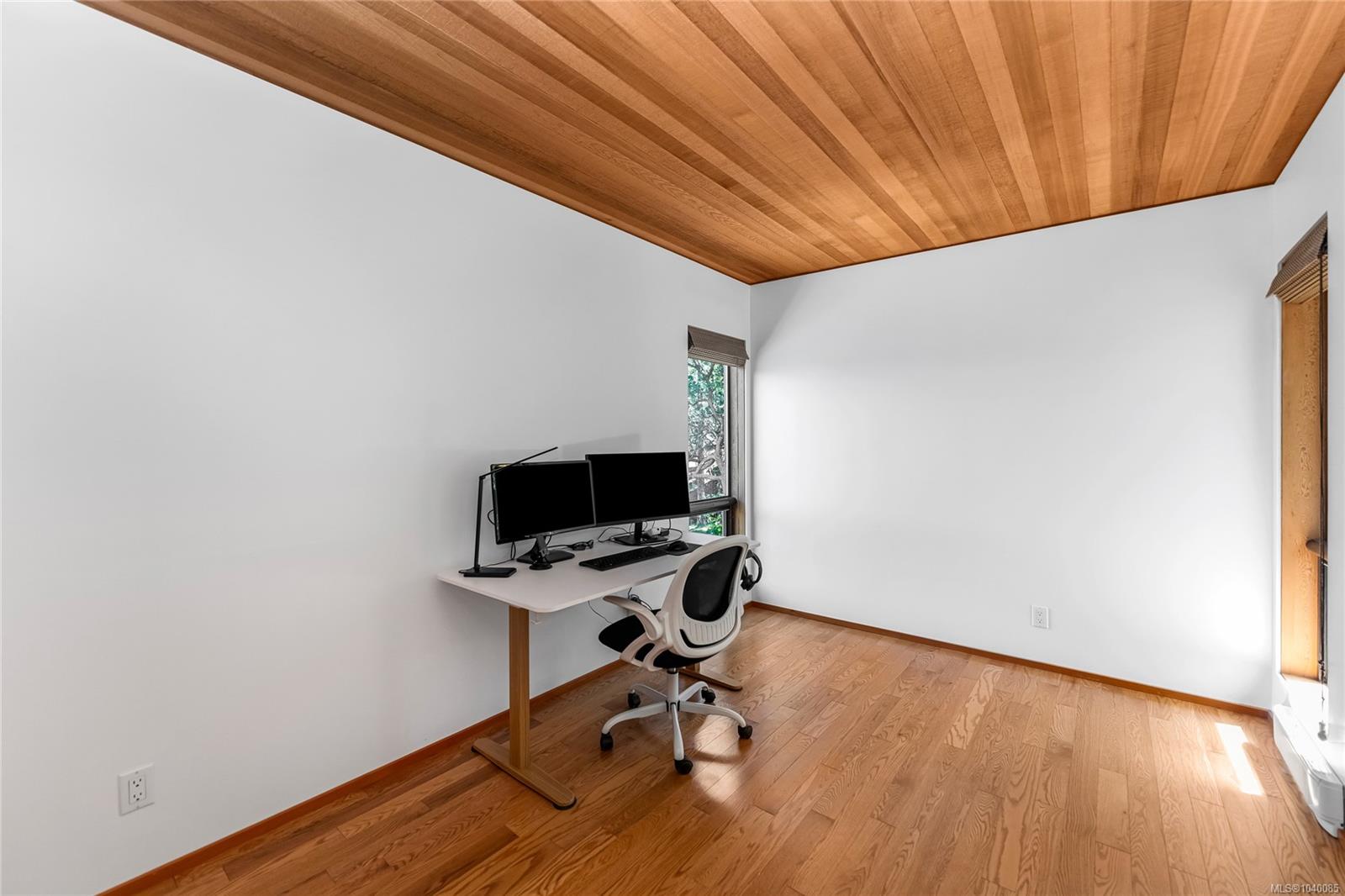 260 Moss Hill Pl