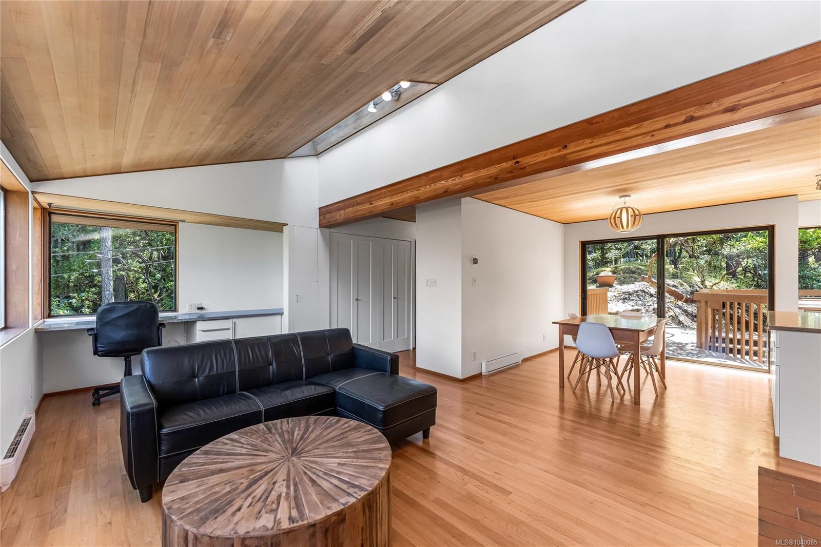 260 Moss Hill Pl