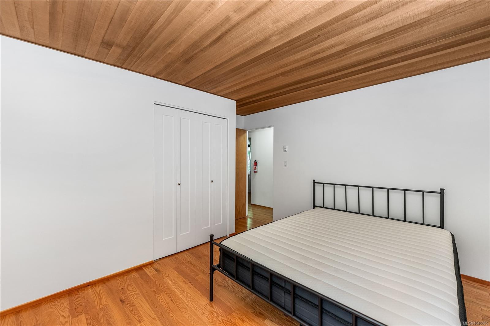 260 Moss Hill Pl