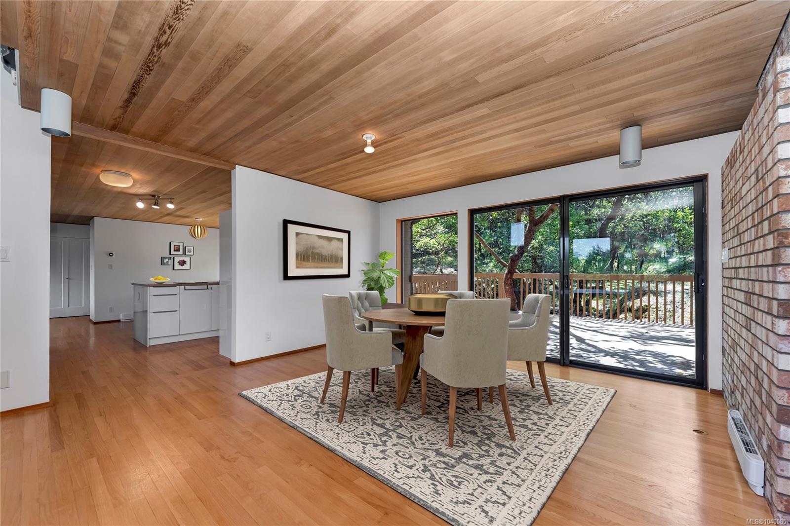260 Moss Hill Pl