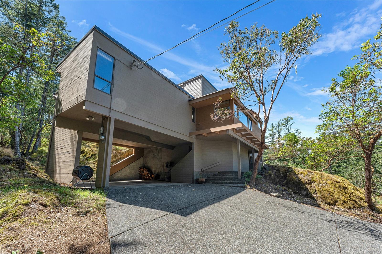 260 Moss Hill Pl