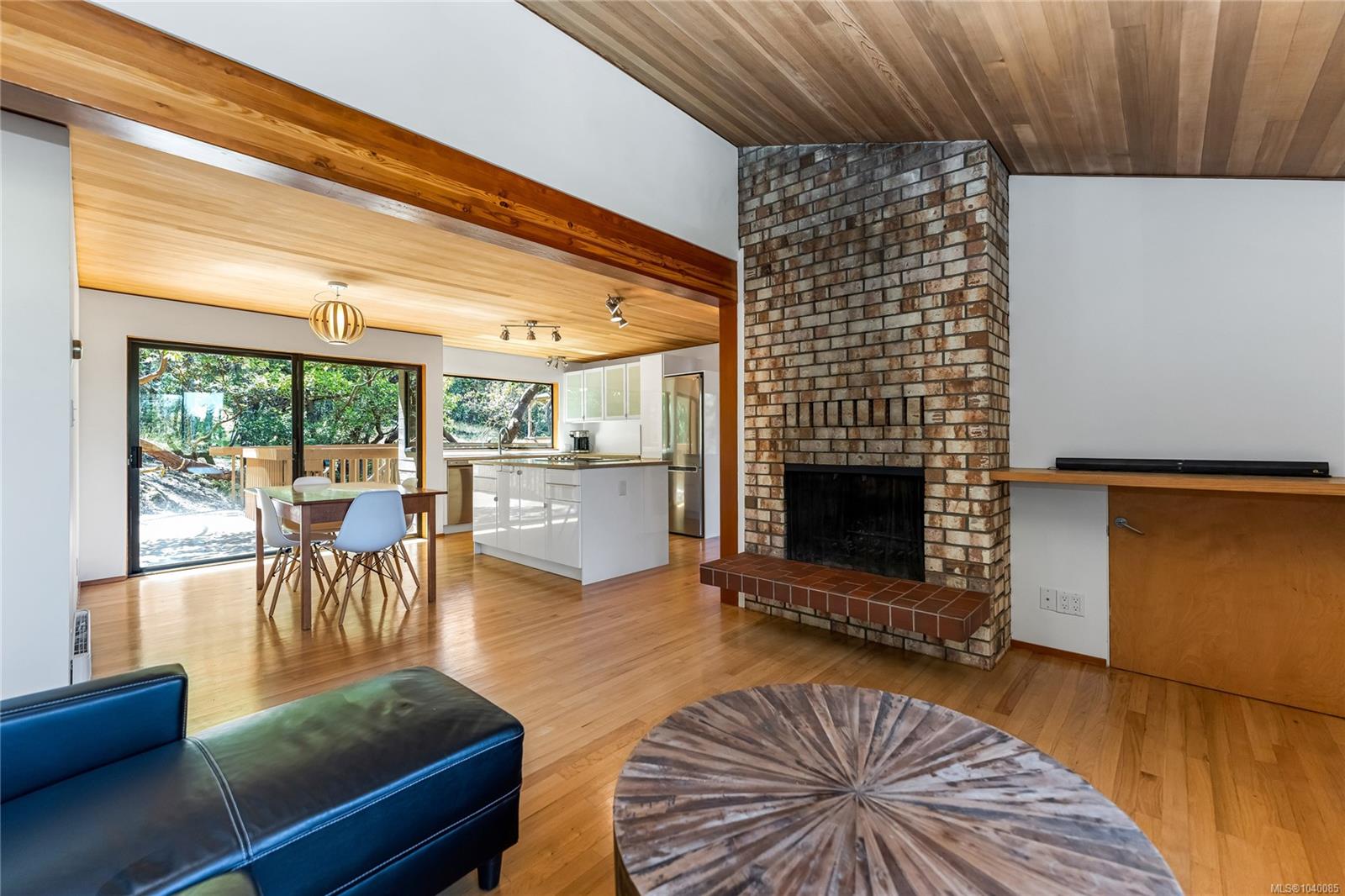 260 Moss Hill Pl